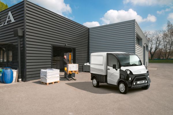 Führerscheinfreies AIXAM-Fahrzeug D-TRUCK Situation